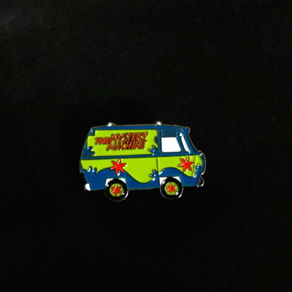 Mystery Machine Brooch - Picture 1 of 2